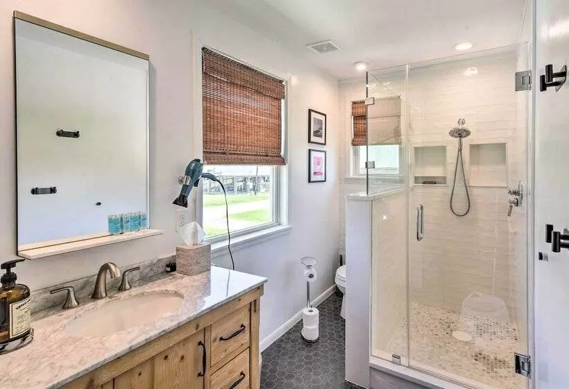 Breezy Surfside Beach Home W/ Deck: Walk To Beach