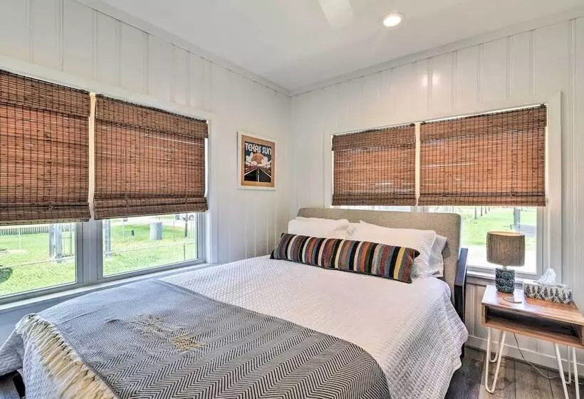 Breezy Surfside Beach Home W/ Deck: Walk To Beach