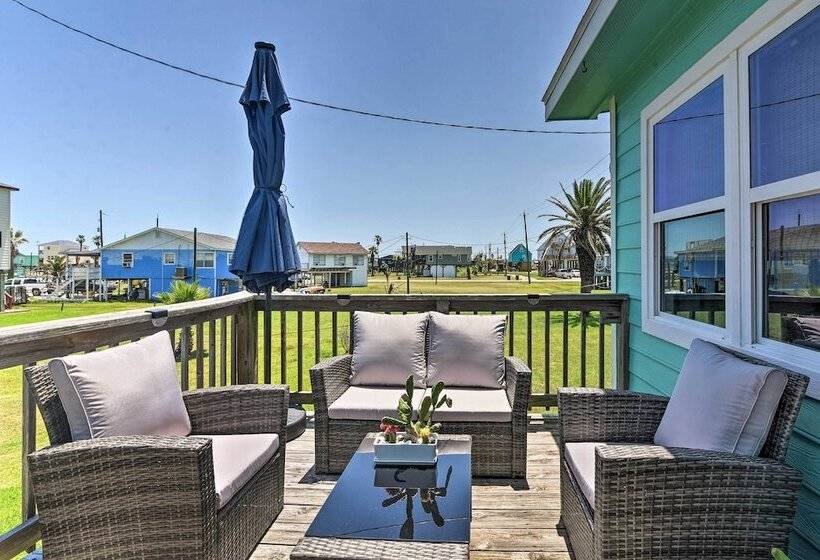 Breezy Surfside Beach Home W/ Deck: Walk To Beach