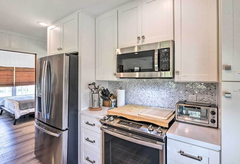 Breezy Surfside Beach Home W/ Deck: Walk To Beach