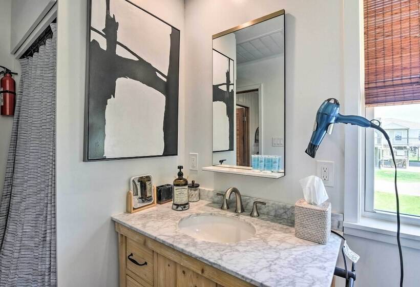 Breezy Surfside Beach Home W/ Deck: Walk To Beach