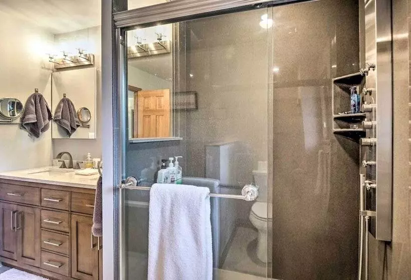 Bright Eagle Vail Escape W/ Deck + Mtn Views!