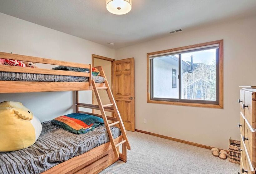 Bright Eagle Vail Escape W/ Deck + Mtn Views!