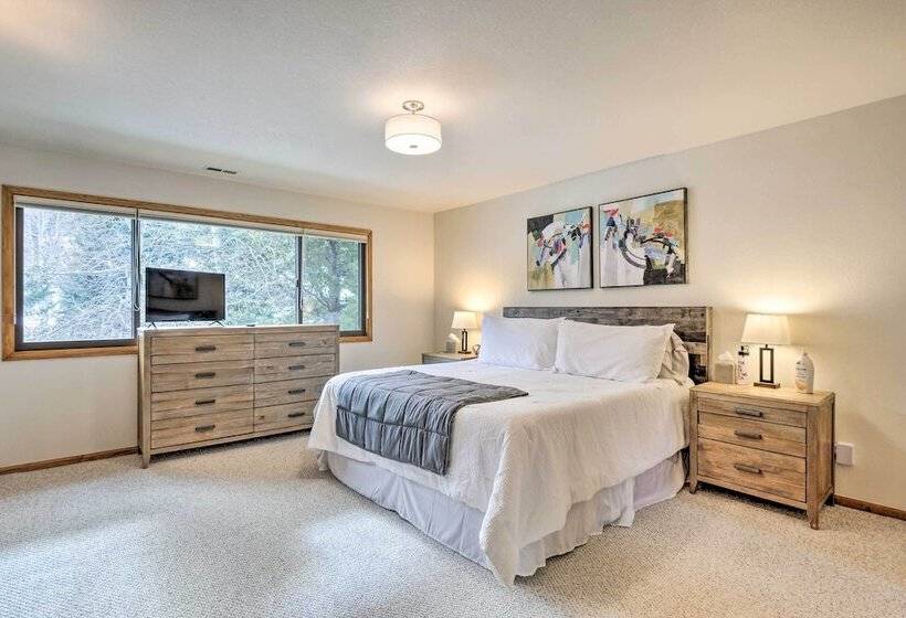 Bright Eagle Vail Escape W/ Deck + Mtn Views!