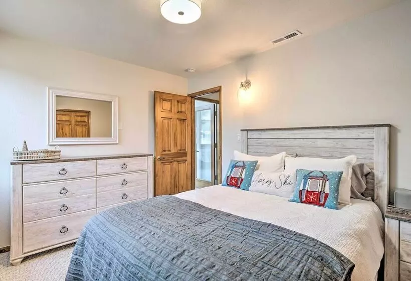 Bright Eagle Vail Escape W/ Deck + Mtn Views!