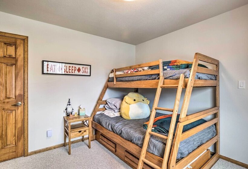 Bright Eagle Vail Escape W/ Deck + Mtn Views!