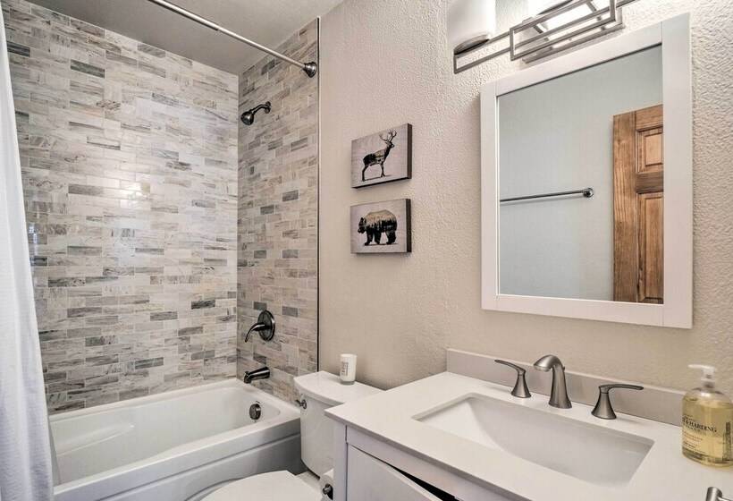 Bright Eagle Vail Escape W/ Deck + Mtn Views!