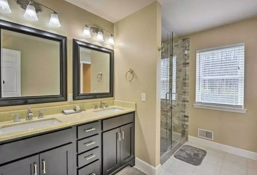 Lovely Rushville Home W/ Canandaigua Lake Views!