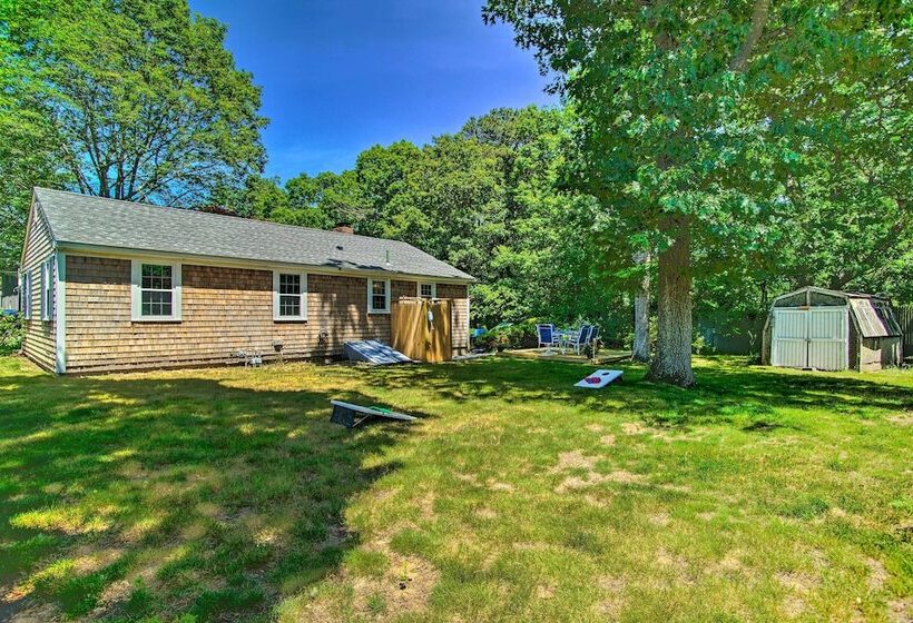 Cape Cod Bungalow W/ Patio < 1 Mi To Beaches!