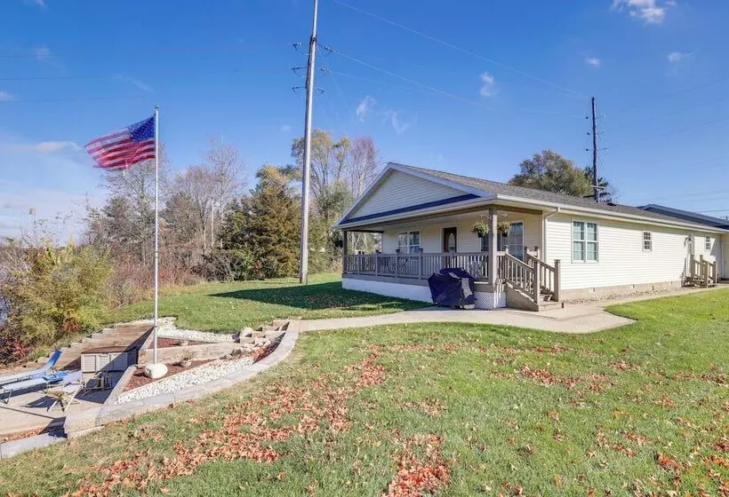 Charming Stanwood Home On Muskegon River!