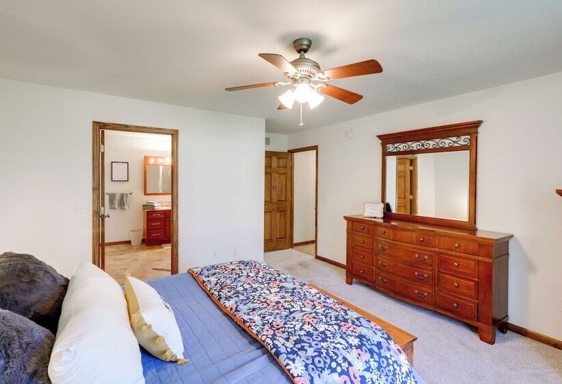 Charming Stanwood Home On Muskegon River!