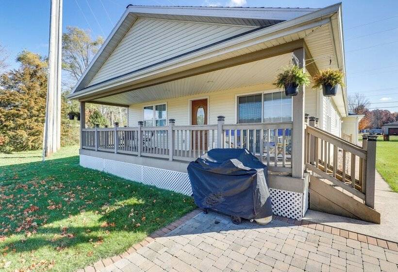 Charming Stanwood Home On Muskegon River!