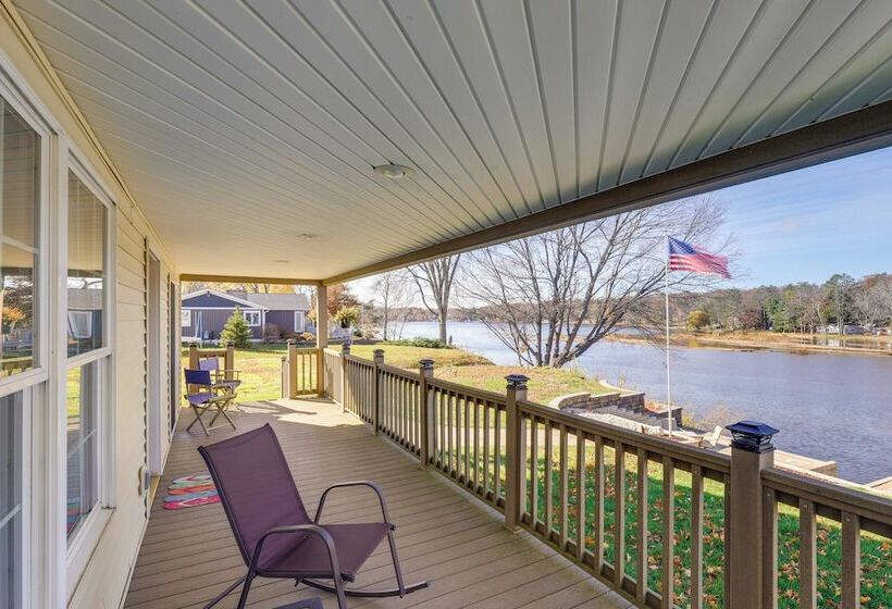 Charming Stanwood Home On Muskegon River!