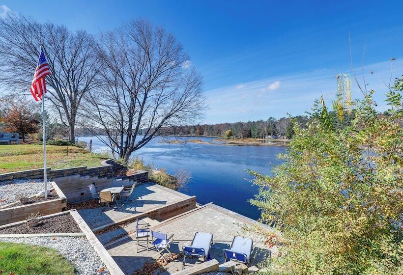 Charming Stanwood Home On Muskegon River!