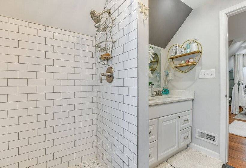 Chic Baltimore Retreat   6 Mi To Downtown!