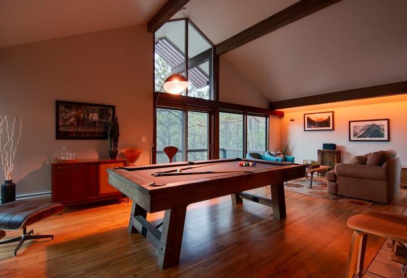 Chic Boulder Mountain Home W/ Hot Tub + Views