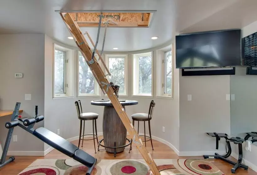 Chic Boulder Mountain Home W/ Hot Tub + Views