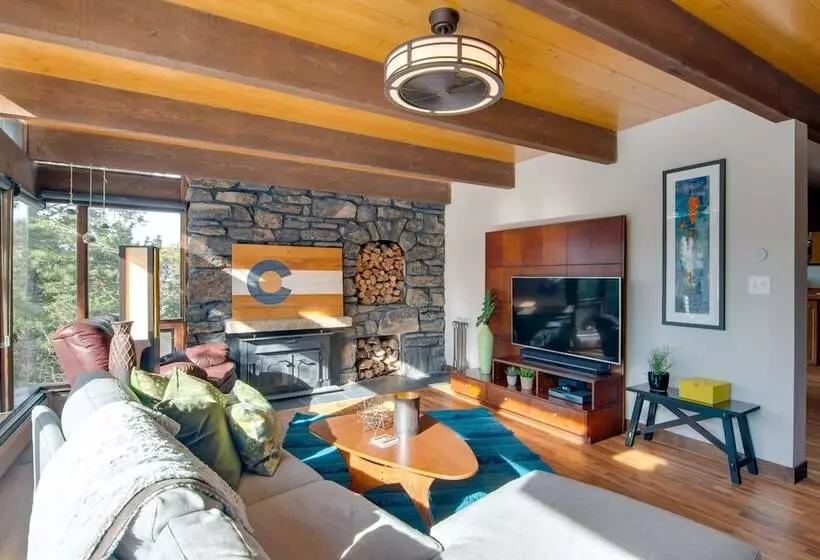 Chic Boulder Mountain Home W/ Hot Tub + Views