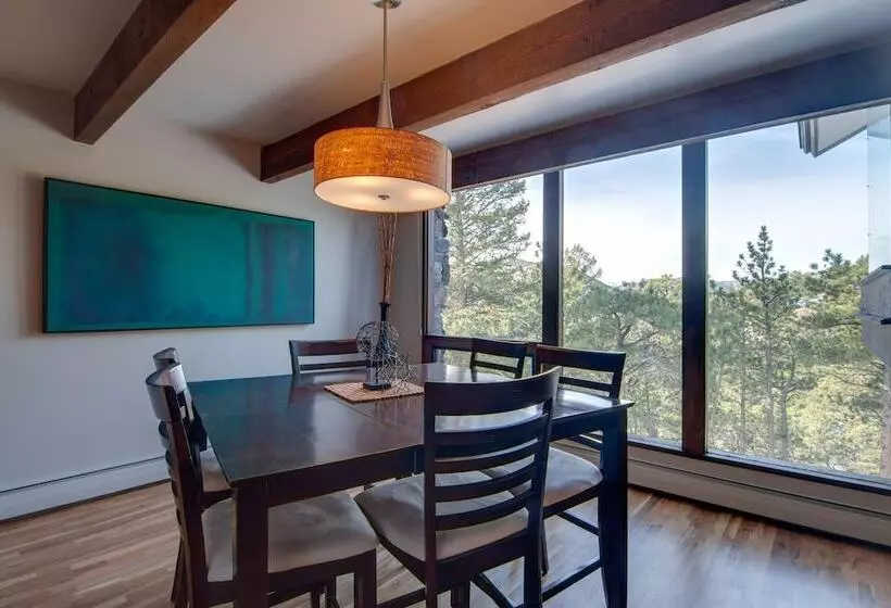 Chic Boulder Mountain Home W/ Hot Tub + Views