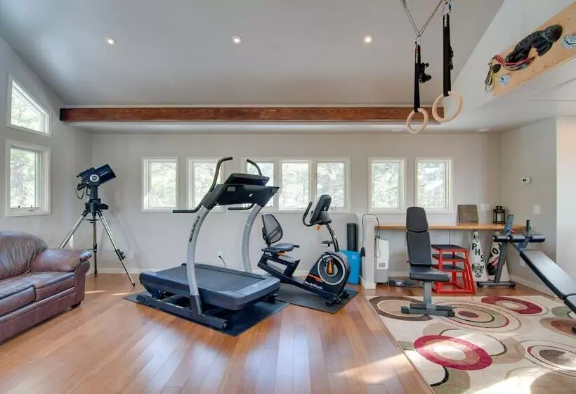 Chic Boulder Mountain Home W/ Hot Tub + Views