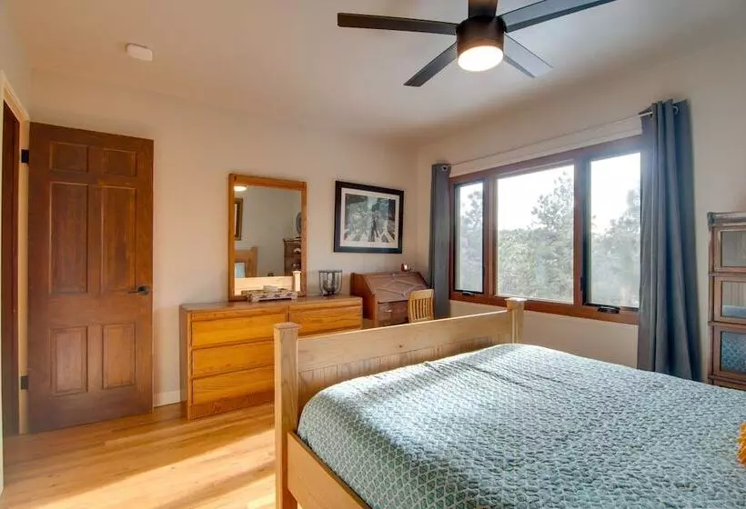 Chic Boulder Mountain Home W/ Hot Tub + Views