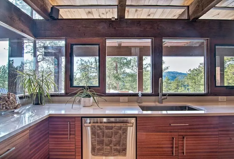 Chic Boulder Mountain Home W/ Hot Tub + Views