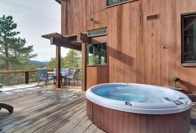 Chic Boulder Mountain Home W/ Hot Tub + Views