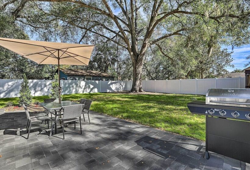 Chic Home W/ Fire Pit & Patio, Walk To Lake!