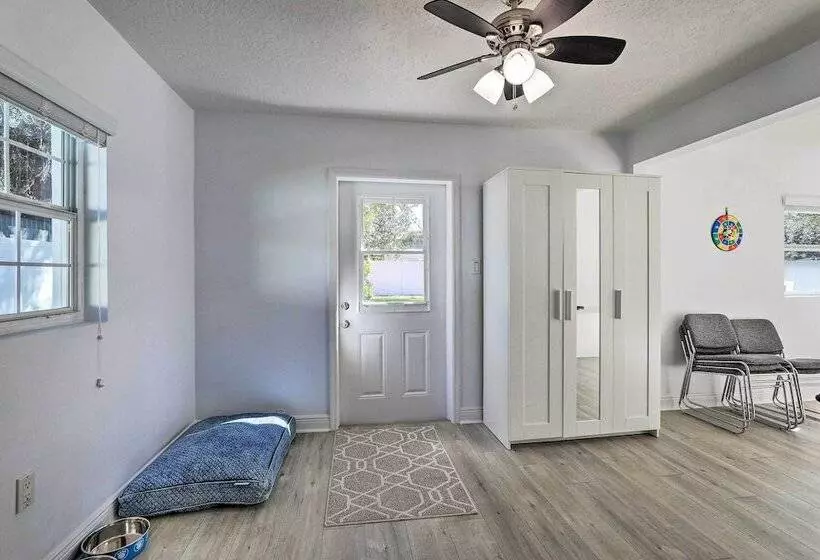 Chic Home W/ Fire Pit & Patio, Walk To Lake!