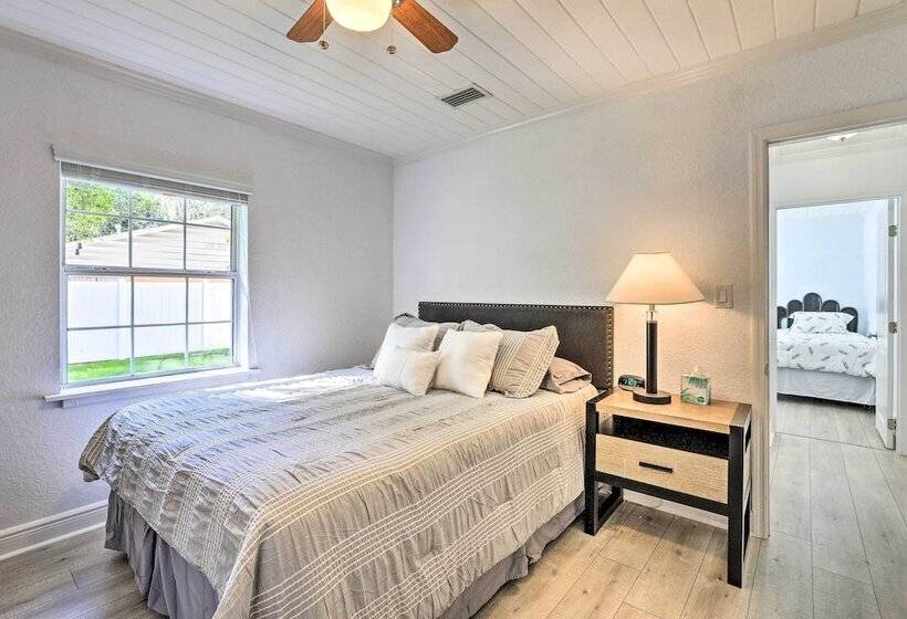 Chic Home W/ Fire Pit & Patio, Walk To Lake!