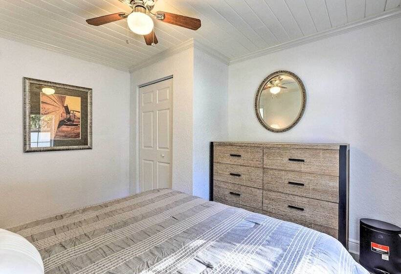 Chic Home W/ Fire Pit & Patio, Walk To Lake!