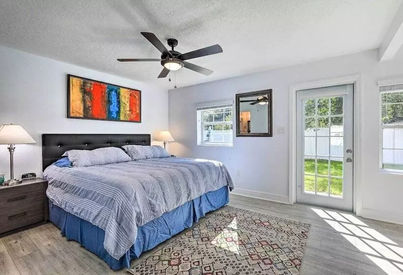 Chic Home W/ Fire Pit & Patio, Walk To Lake!