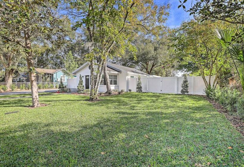 Chic Home W/ Fire Pit & Patio, Walk To Lake!