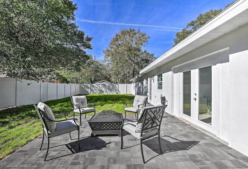 Chic Home W/ Fire Pit & Patio, Walk To Lake!