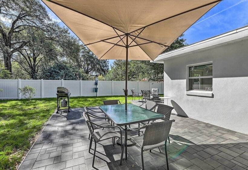 Chic Home W/ Fire Pit & Patio, Walk To Lake!