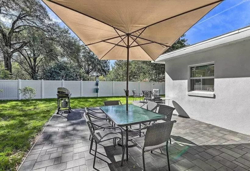 Chic Home W/ Fire Pit & Patio, Walk To Lake!