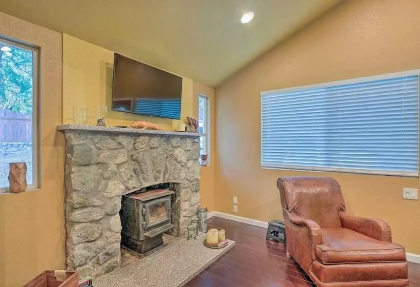 Cozy Cottage W/ Grill   5 Mi To Mt Baldy Resort!