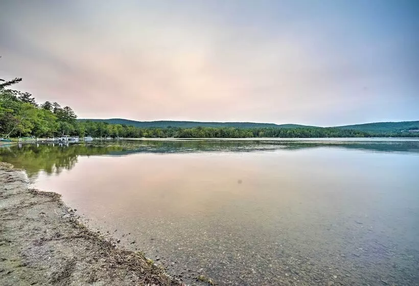 Cozy Stockbridge Cabin   Walk To Beach & Lake!