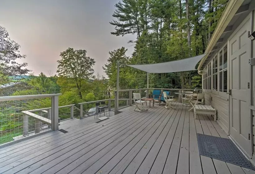 Cozy Stockbridge Cabin   Walk To Beach & Lake!
