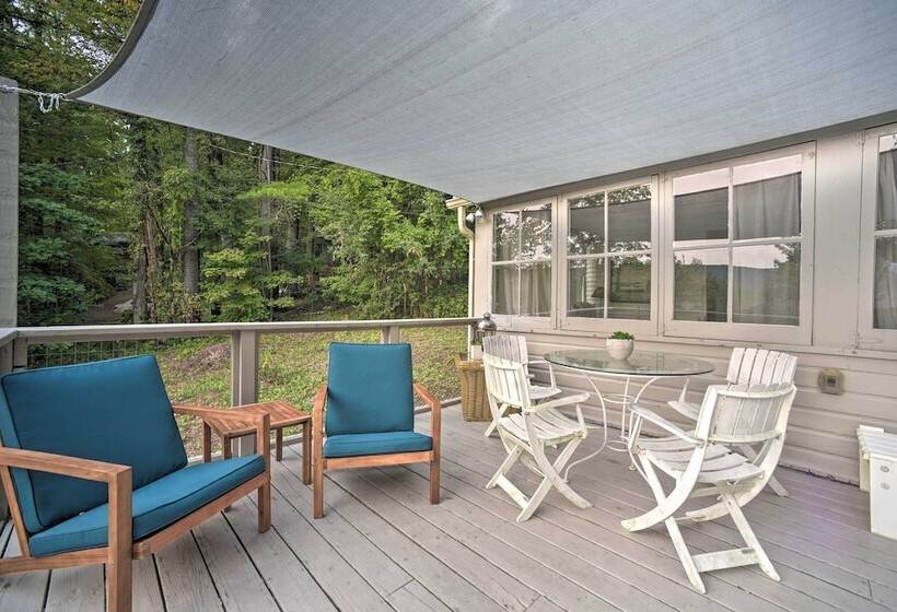 Cozy Stockbridge Cabin   Walk To Beach & Lake!