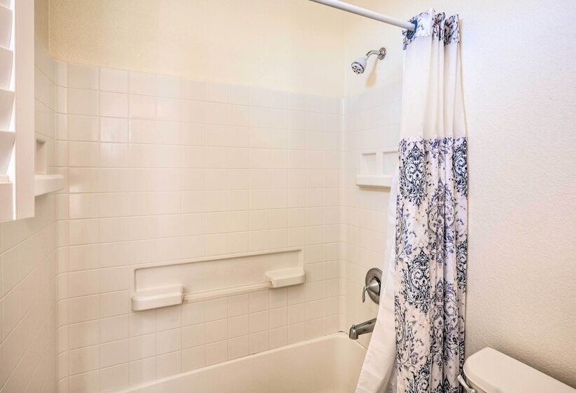 Elk Grove House W/ Grill ~ 3 Mi To Old Town!