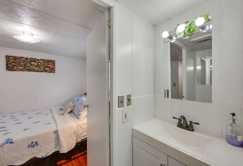 Family Home W/ Fire Pit   2 Mi To Hershey Park!