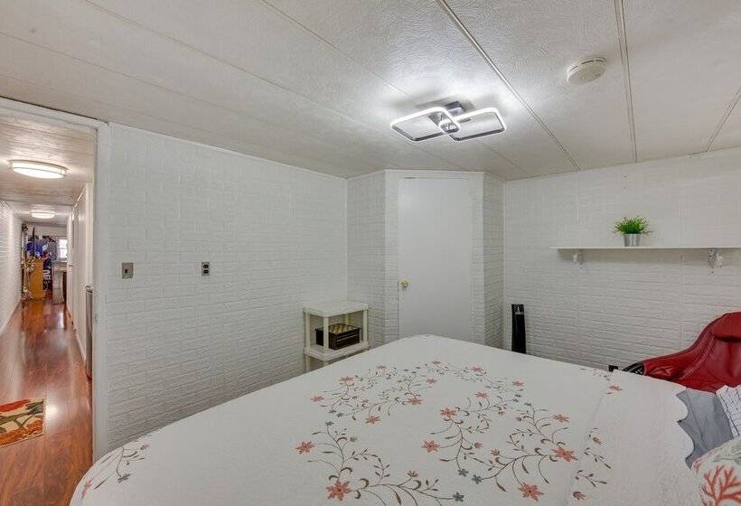 Family Home W/ Fire Pit   2 Mi To Hershey Park!