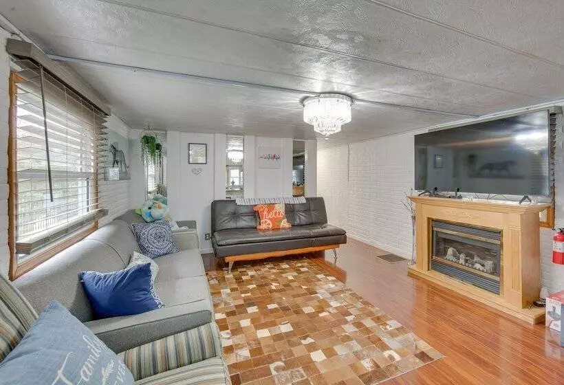 Family Home W/ Fire Pit   2 Mi To Hershey Park!