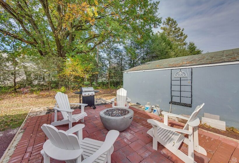 Family Home W/ Fire Pit   2 Mi To Hershey Park!