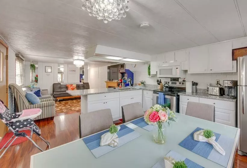 Family Home W/ Fire Pit   2 Mi To Hershey Park!