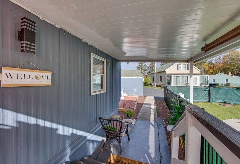 Family Home W/ Fire Pit   2 Mi To Hershey Park!