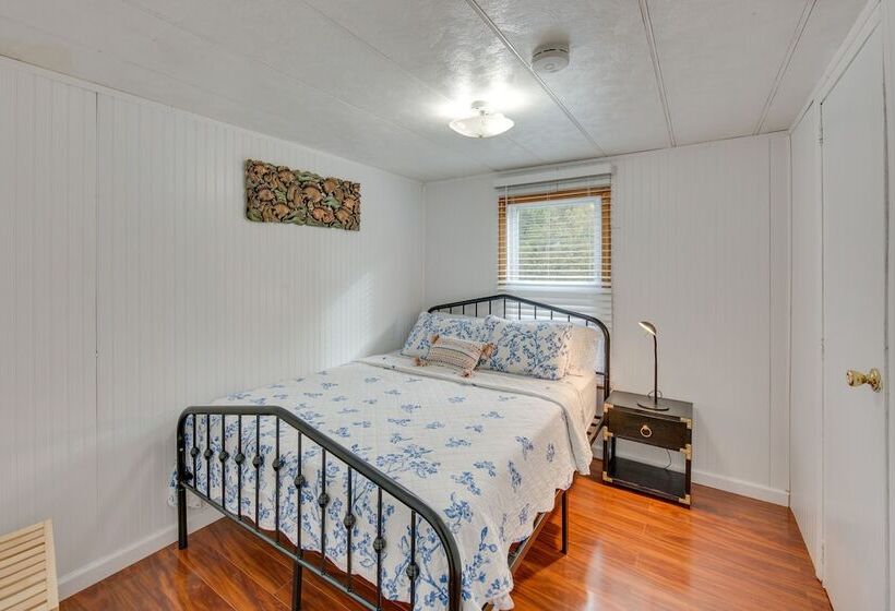 Family Home W/ Fire Pit   2 Mi To Hershey Park!