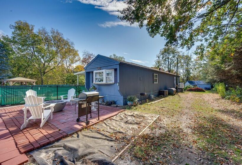 Family Home W/ Fire Pit   2 Mi To Hershey Park!