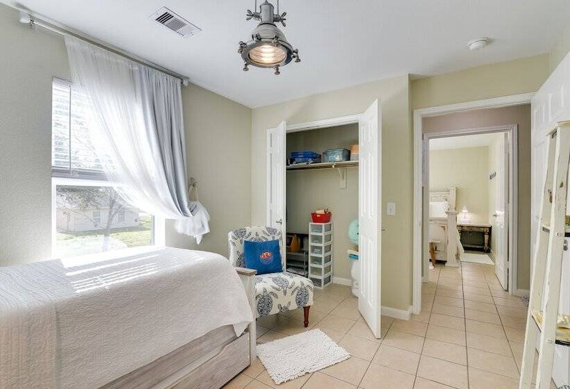 Galloping Seahorse Seabrook Home ~ 4 Mi To Nasa!